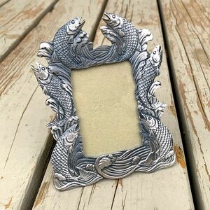 Silver fish frame